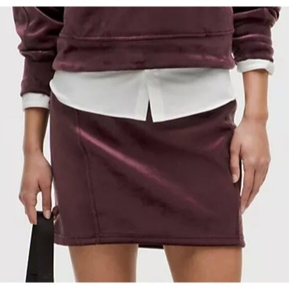 Lululemon Scuba High-Rise Mini Skirt Velvet XL Plush Stretch Garnet NWT LW8AL9S - Picture 1 of 16